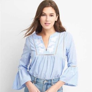 Gap Flutter Sleeve Embroidery Shirt M